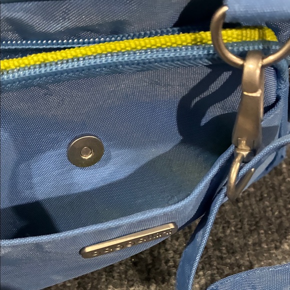 Baggallini Crossbody Shoulder Travel or Belt Waist Bag w/Inner Wallet - Picture 6 of 8